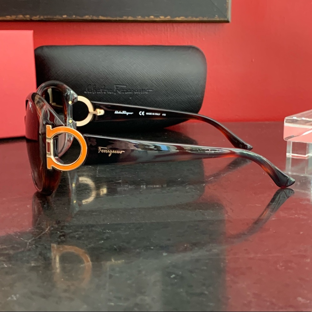 SOLD OUT! Salvatore Ferragamo Tortoise Sunglasses NIB - Picture 10 of 12